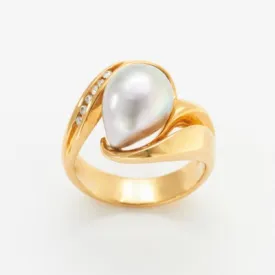 10mm Pear Cortez Pearl® & Diamond Swirl Ring in 18kt Yellow Gold