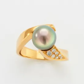 10mm Round Cortez Pearl® & Diamond Twist Ring in 18kt Yellow Gold