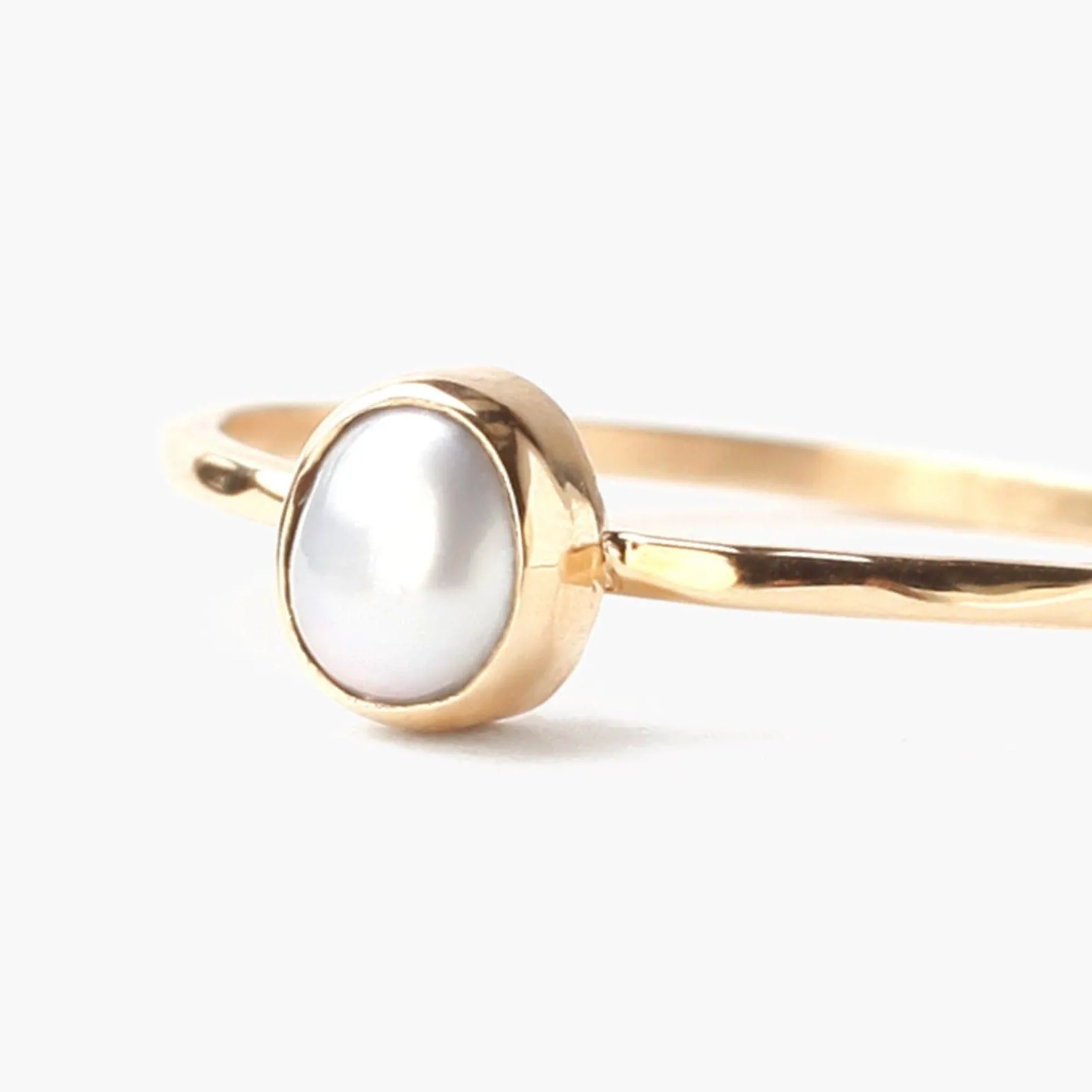 14k Ring with White Freshwater Pearl