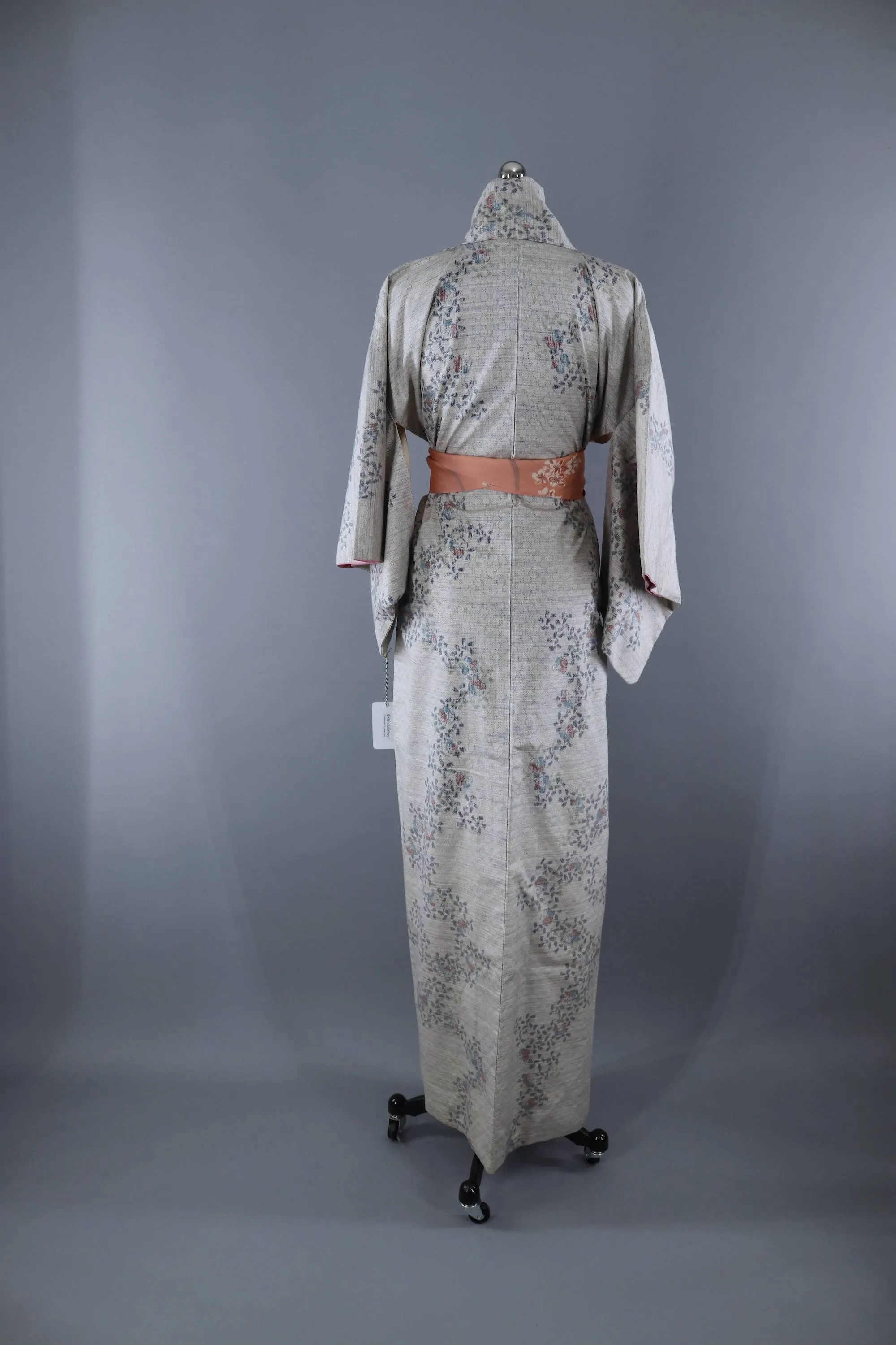 1950s Vintage Silk Kimono Robe / Dove Grey Ikat Raw Silk