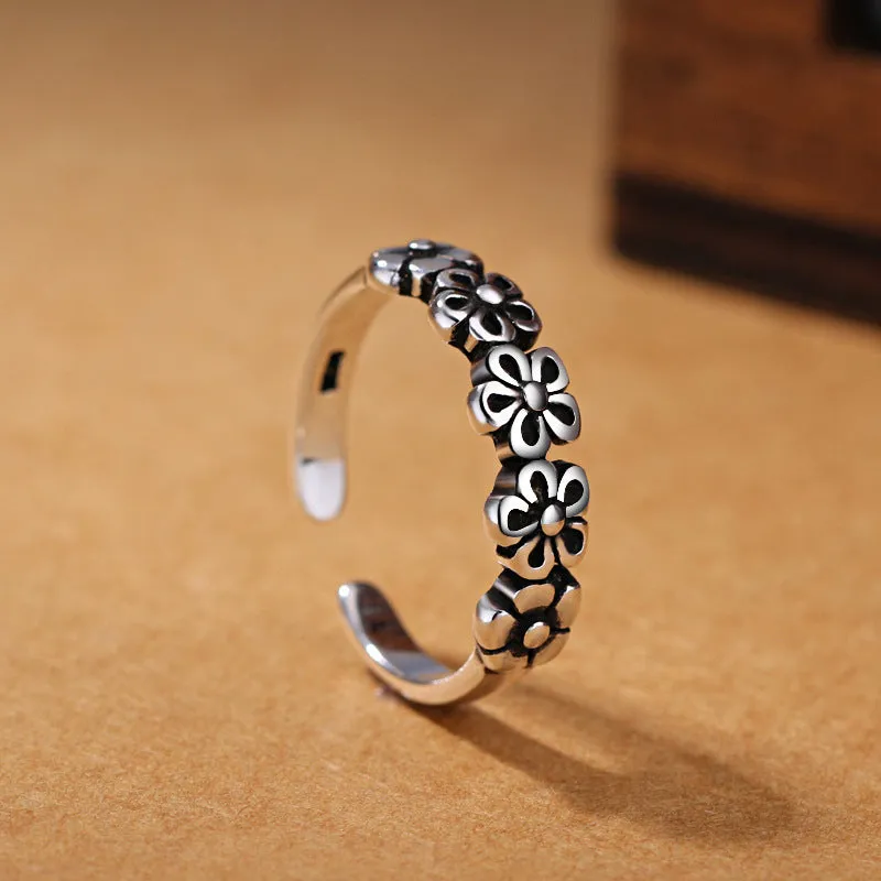 Aesthetic Engraved Ditsy Flower Beaded Rings