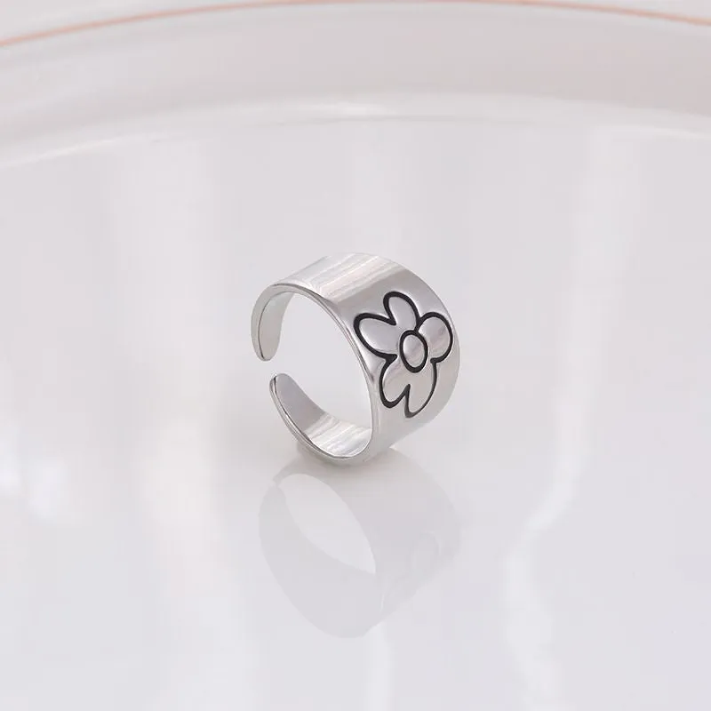 Aesthetic Engraved Ditsy Flower Beaded Rings