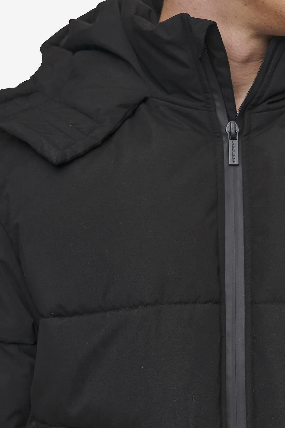 Carvel Water-Reactive Logo Puffer Jacket Black