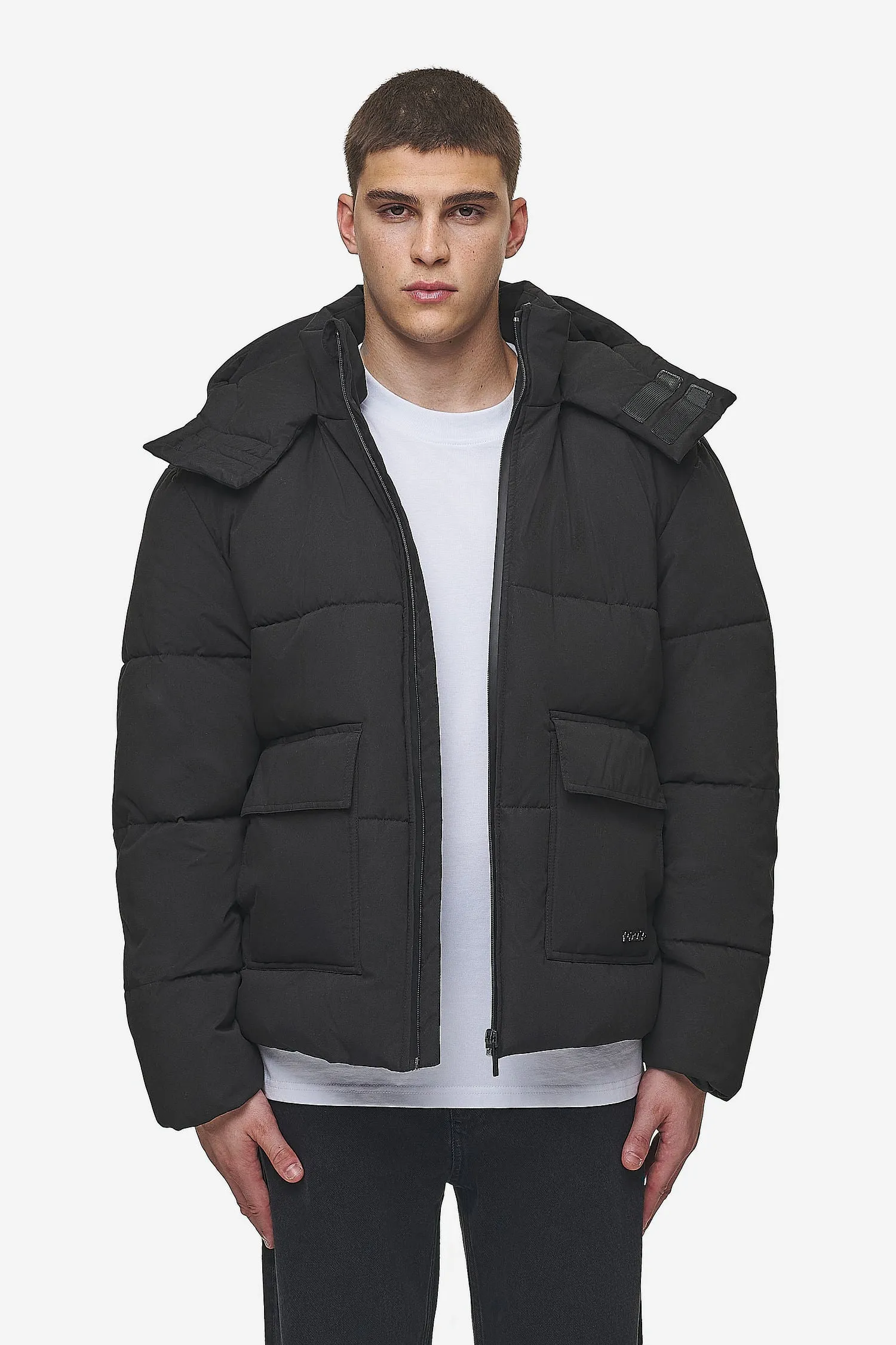 Carvel Water-Reactive Logo Puffer Jacket Black