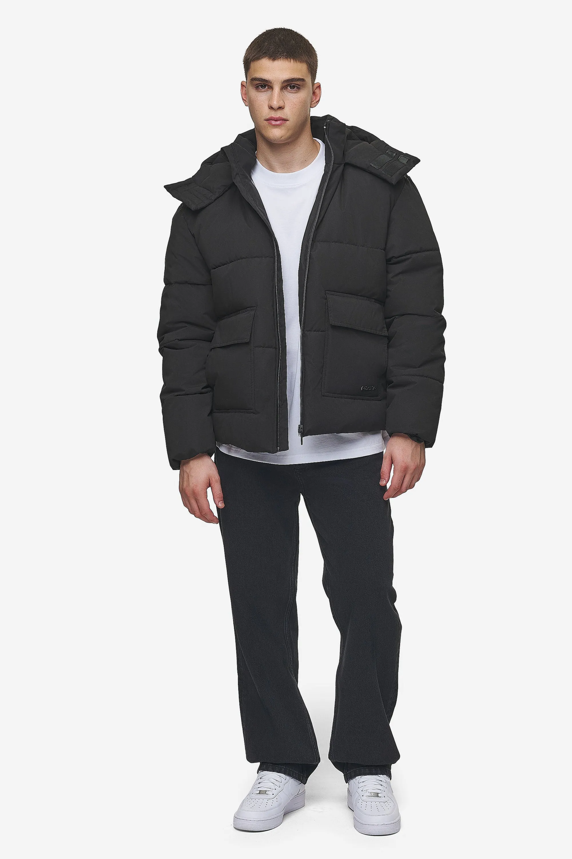 Carvel Water-Reactive Logo Puffer Jacket Black