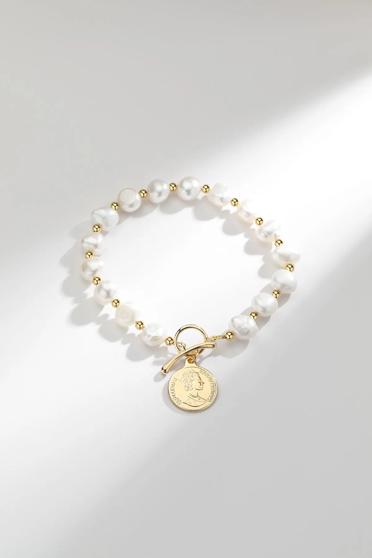 Queen Coin Pearl Bracelet