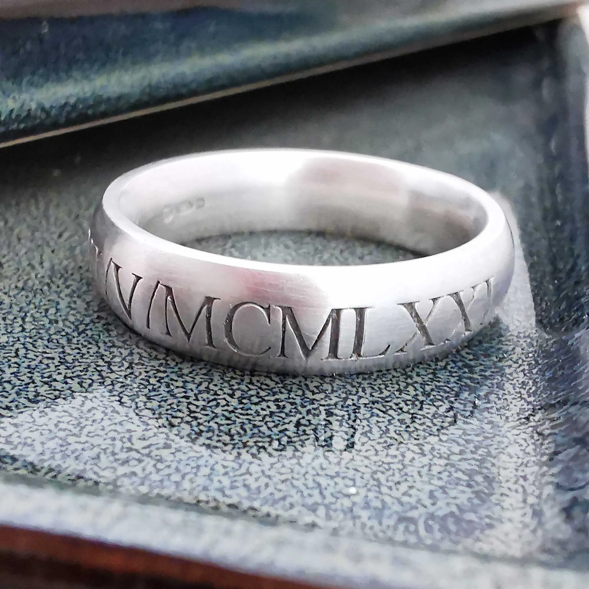 Roman Numerals 6mm Silver Ring