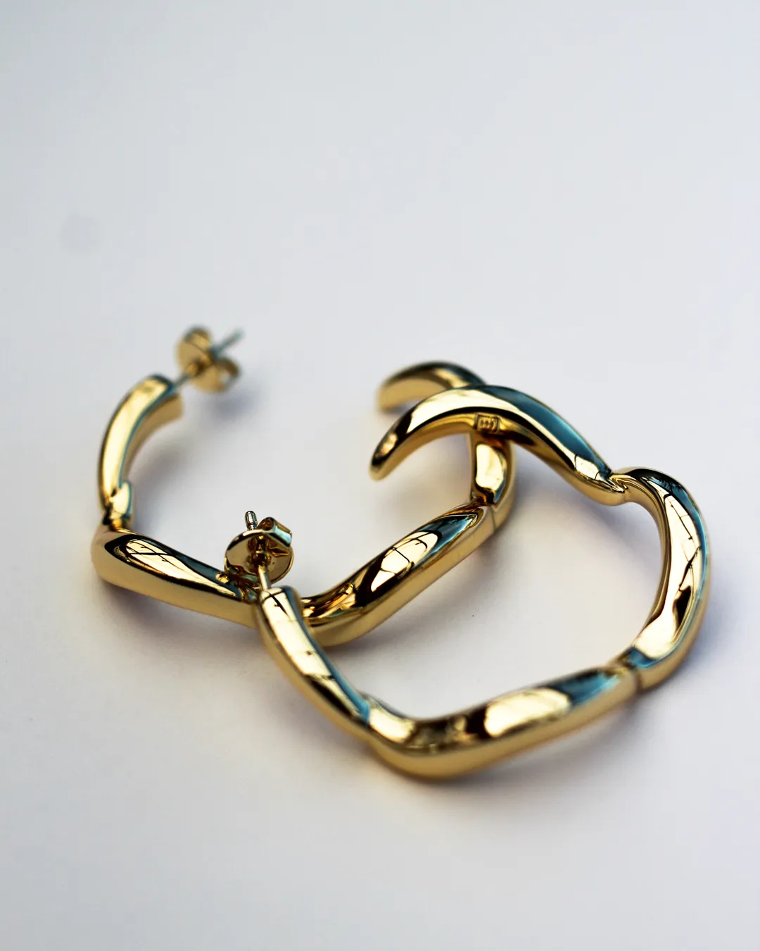 Wave Hoop Earrings - Large 35mm